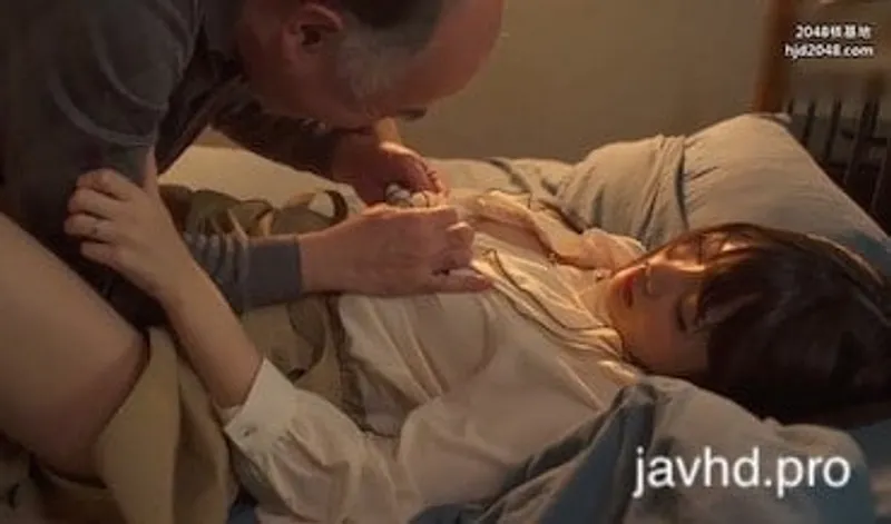 ông chồng đi vắng bà xã bị lão già nhà cạnh bên hiếp suzu harumiya